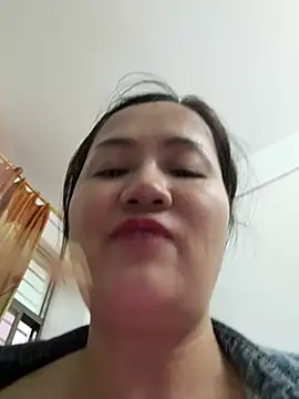 Amy1688 - 户外脱内裤特写小穴