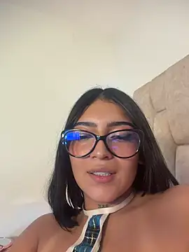 Nicolegh_ - Fingering pussy no mercy +domi in clit🔥