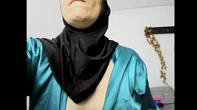 Dalila_kemur - oil on my breasts