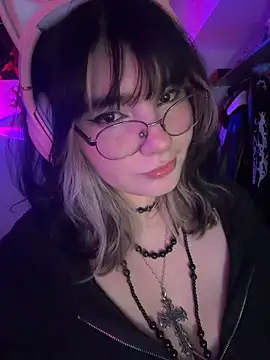 Poisonissa - boob squeeze without bra