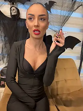 FeetVibe - 👑 Spoil Your Foot Goddess!