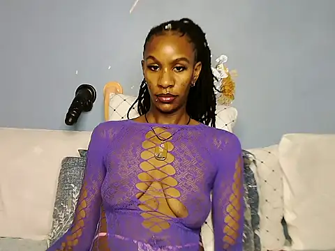 Queen_slim2 - show pussy