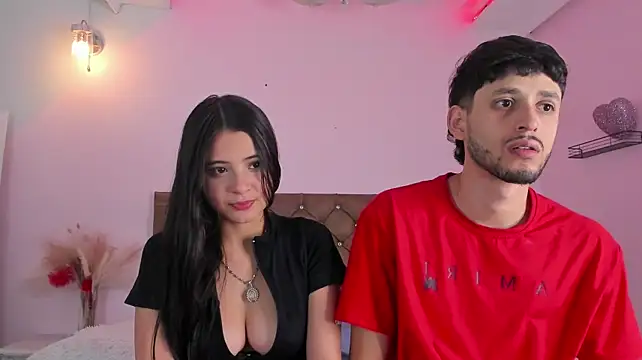 Dracke_and_zara - show feets