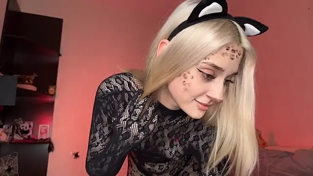 Tinyvivy - Flash Boobs