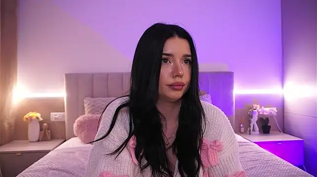 LaraAnnee - make my pussy happy... and wet😏