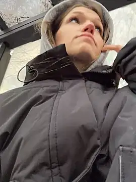 StreetSquirt - take off pants+shake booty in men’s wc