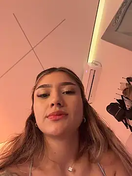 Ariannaa_1 - Suck Finger & Massage Tits 🤫😘