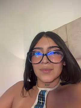 Nicolegh_ - Fingering pussy no mercy +domi in clit🔥