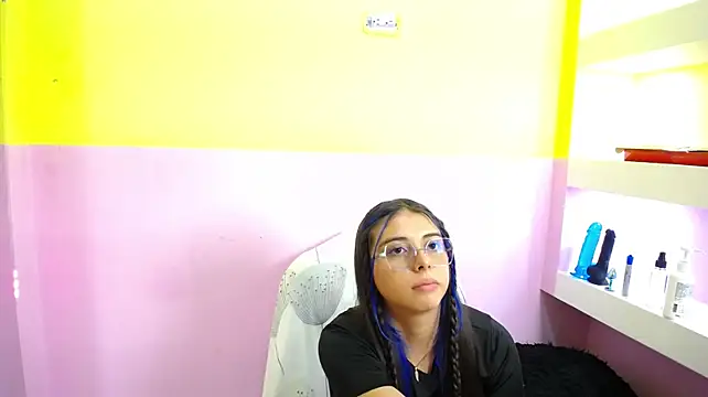 Kyomi_Hunt - SEX LIPS AND RUB BOOBS WITH CONTROL 5 MI