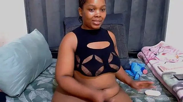 BigbootyNickyx