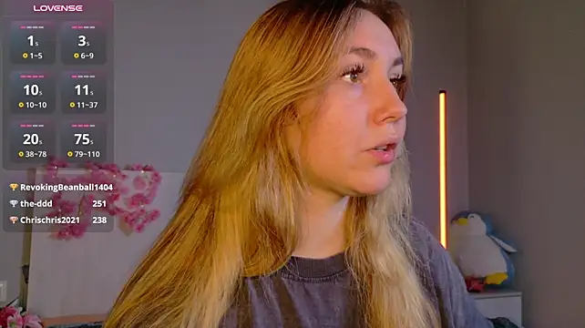 LunaXBaddie - big dildo in pussy