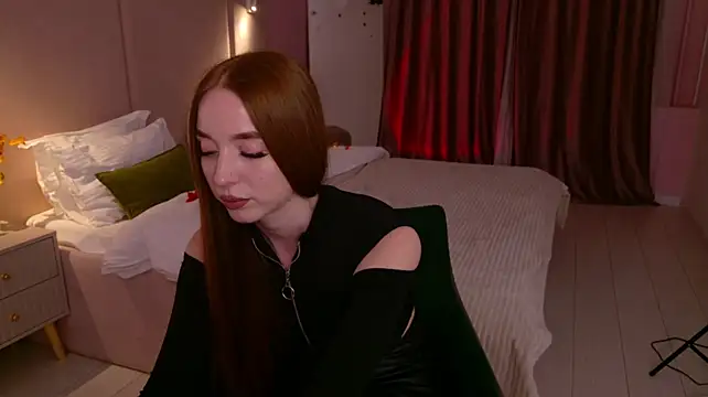 Emily_Sweety - A close-up of the face and lots of kisse