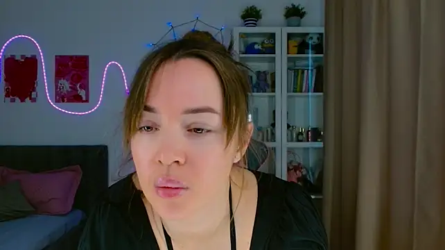 Eva_Allen - SQUIRT LIKE WATERFALL