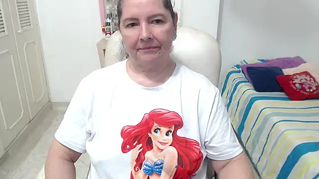 Leonela_69 - mommy is horny come play with me