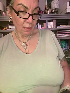 Dieseldame1313 - Hey guys topless dance