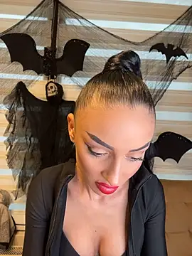 FeetVibe - 👑 Spoil Your Foot Goddess!