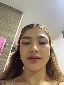 Ariannaa_1 - Suck Finger & Massage Tits 🤫😘
