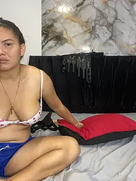 Helena-Paola - scissors ✂️​🥵​+ Oil