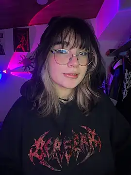 Poisonissa - spanks ass until red
