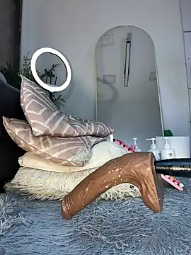 Isa__Blanc - DAPHNE MAKE ANAL WITH A BIG DILDO