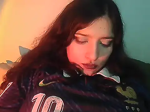 Creepyh0e_ - escupo en las tetas