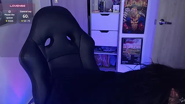Dark_Dolll - fingers in my mouth
