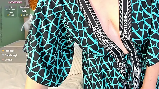 LeticiaRomano - show armpits