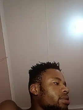 HandsomeBoy990 - Get a ring light