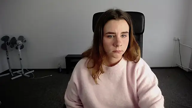 Littleviki7 - topless for 10 mins