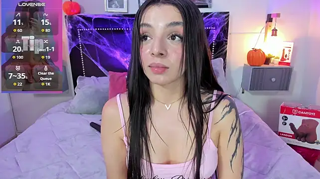 Charlotte__Benett - 🧊 Ice on neck and cleavage: