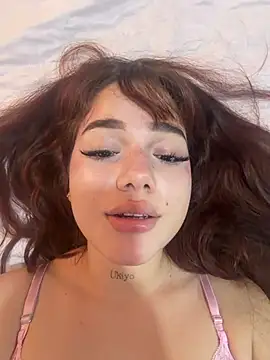 Amelia_rousse26 - one finger in my ass