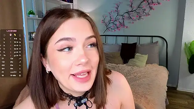 MaudieDeans - Slap my ass + down my shorts