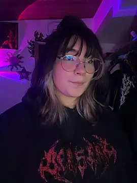 Poisonissa - spanks ass until red