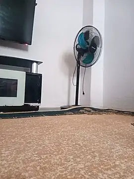 Saritaaaa - تعال شم طيزي 😋🫠