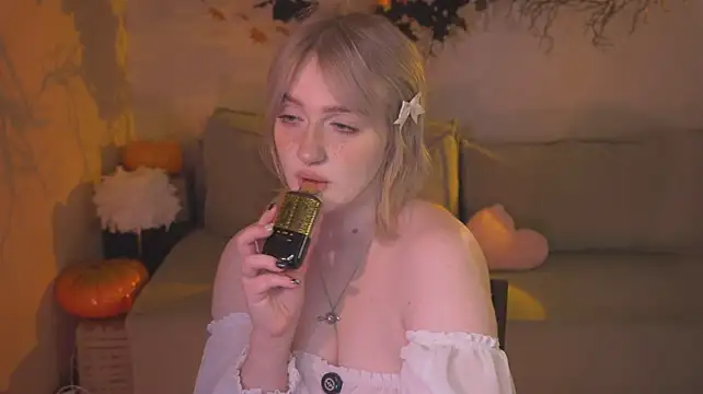 ELLIEJAY - teasing with big boobs