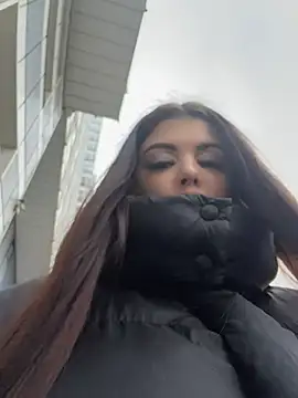 AmelliaDiamond - Caresses pussy in cafe 🔥🔥🔥