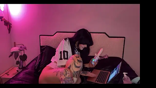 Milfycereal - Close Up DILDO show