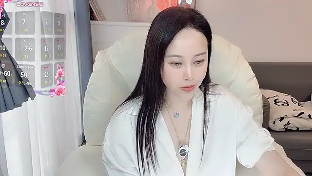UcUiiy - 内裤脱了塞嘴巴/国王送小粉链接5分钟