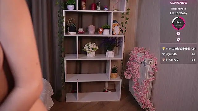Aliancicy - do you want me to pull my nipples for u
