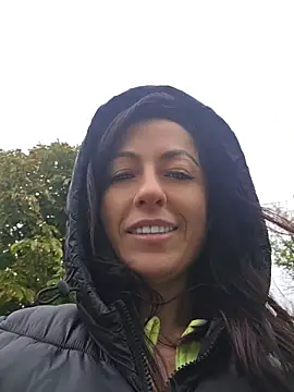 Risky_woman - IN PARK FRONT STRANGERS .. NAKED SQUIRT