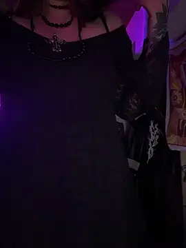 Poisonissa - spanks ass until red