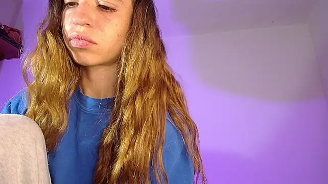 Sara_lee01 - Sensual dance + close-up teasing