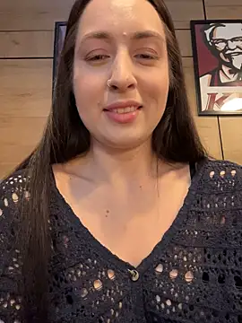 Holly_Play - rub nipples to HARD around people