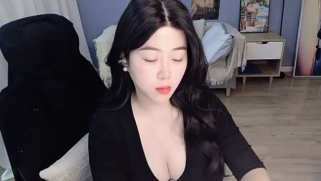 Xiaoai_007 - 半脱内内打屁股10下