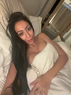 KinkyKirstiexx - Who can buzz me the longest ? 💦