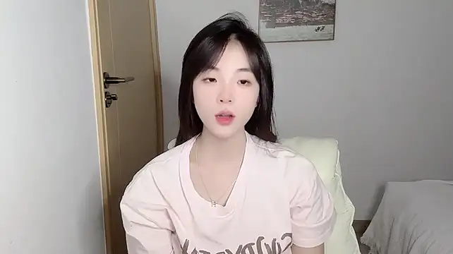 Louise-3 - 上衣脱了+M腿