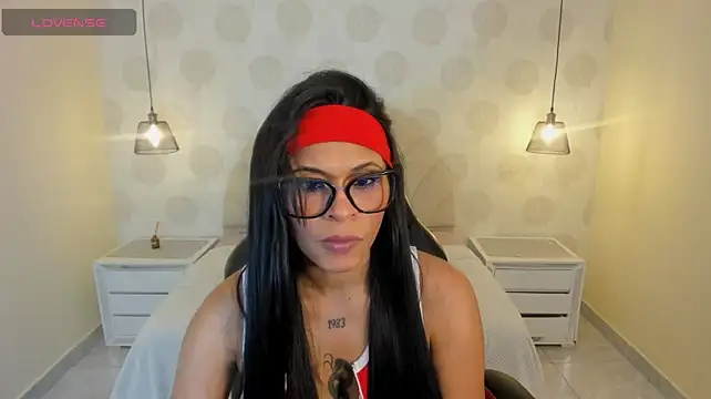 YARA_SHINE2 - plug anal +crem titts