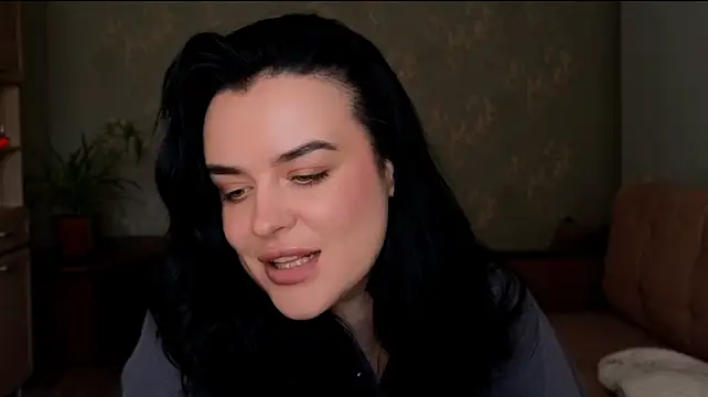 Act_avia - teasing hand bra