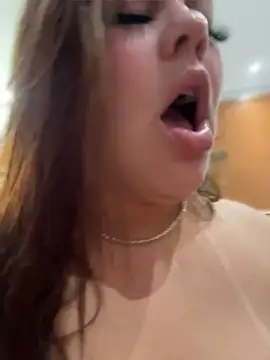 Fernandinhacarioca_ - Chupar o peito da minha amiga da faculda