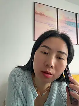 Su456711 - 妈妈裸体拿外卖开票女儿bb吸烟